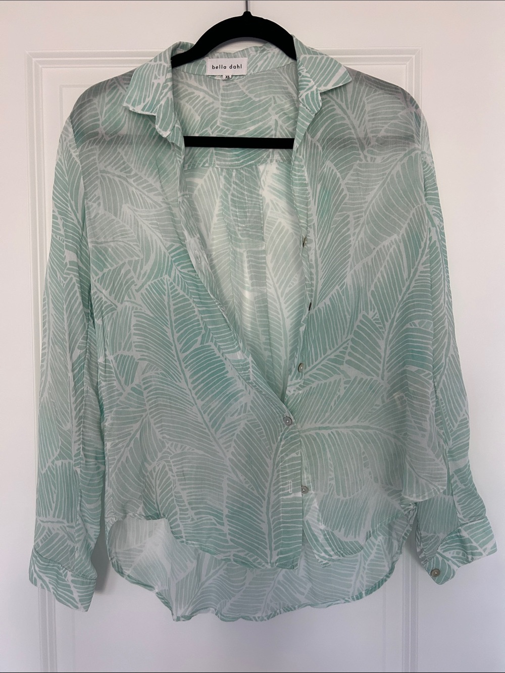 Bella Dahl Mint Green Leaf-Print Sheer Button-Down Blouse